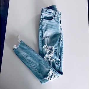 🦅American Eagle Ripped Distressed Jeans 000 Short🦅